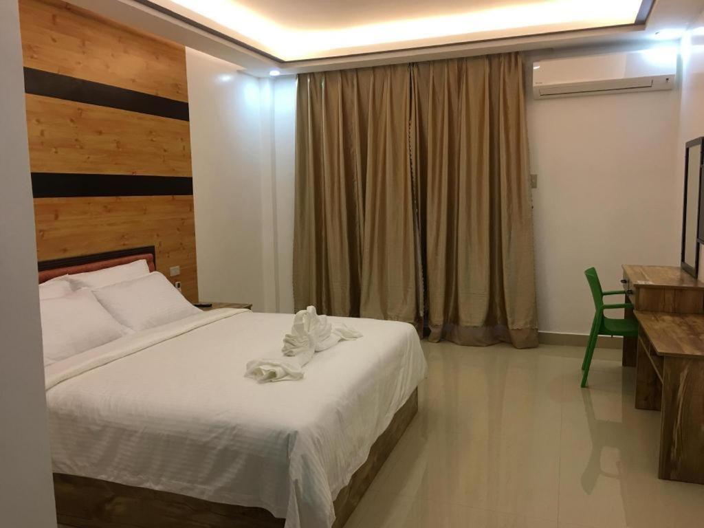 Hotel Primera Замбоанґа Екстер'єр фото