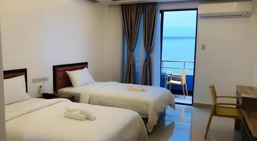 Hotel Primera Замбоанґа Екстер'єр фото