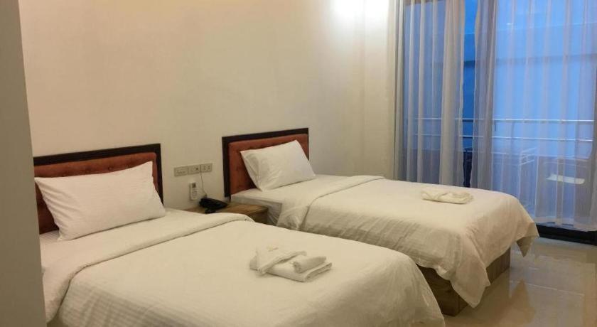 Hotel Primera Замбоанґа Екстер'єр фото