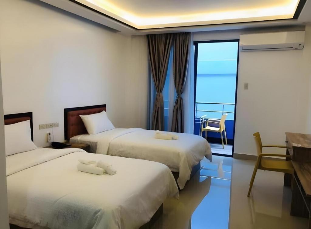 Hotel Primera Замбоанґа Екстер'єр фото