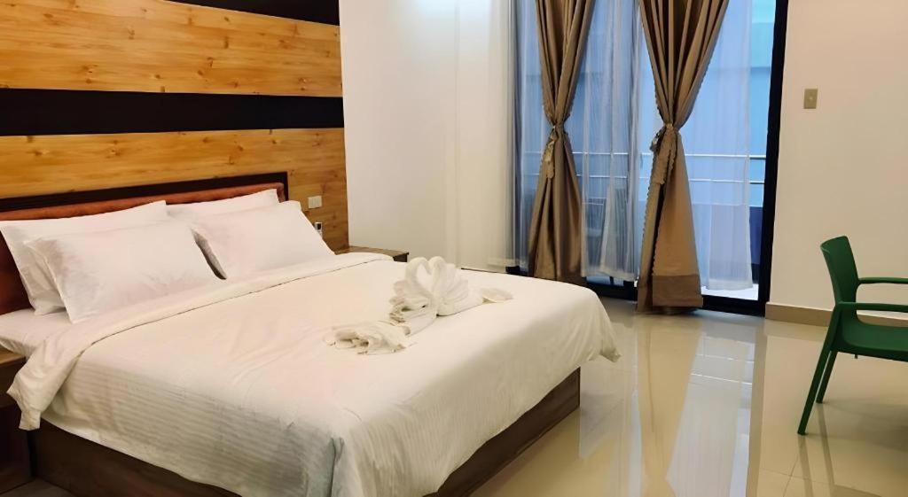 Hotel Primera Замбоанґа Екстер'єр фото